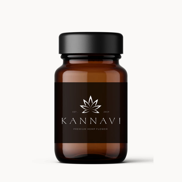 CBD Blüten von Kannavi in Glasverpackung – luftdicht und lichtgeschützt für maximale Frische.