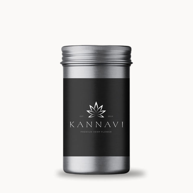 Hasch von Kannavi in robuster Aludose – diskret und aromasicher verpackt.