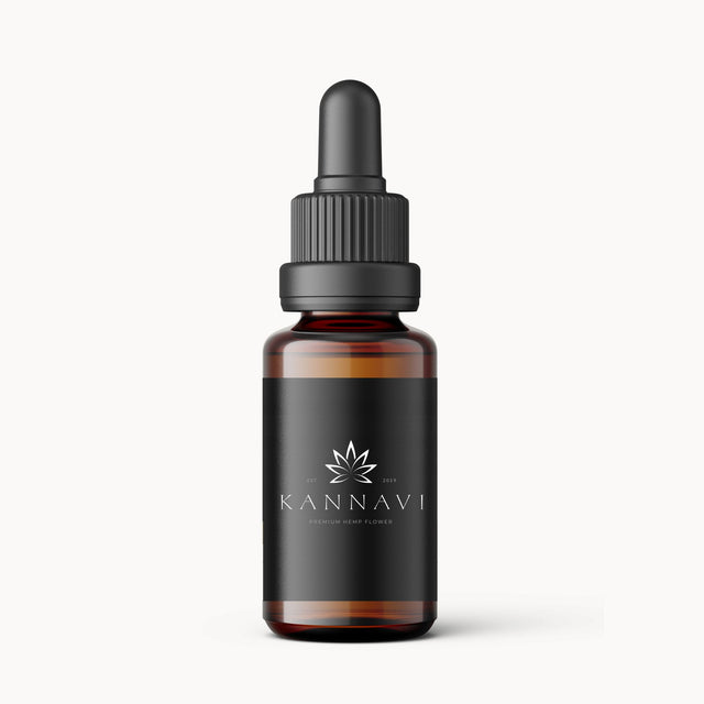 Vollspektrum CBD Öl 10ml von Kannavi – hochwertiges Naturprodukt in Pipettenflasche.
