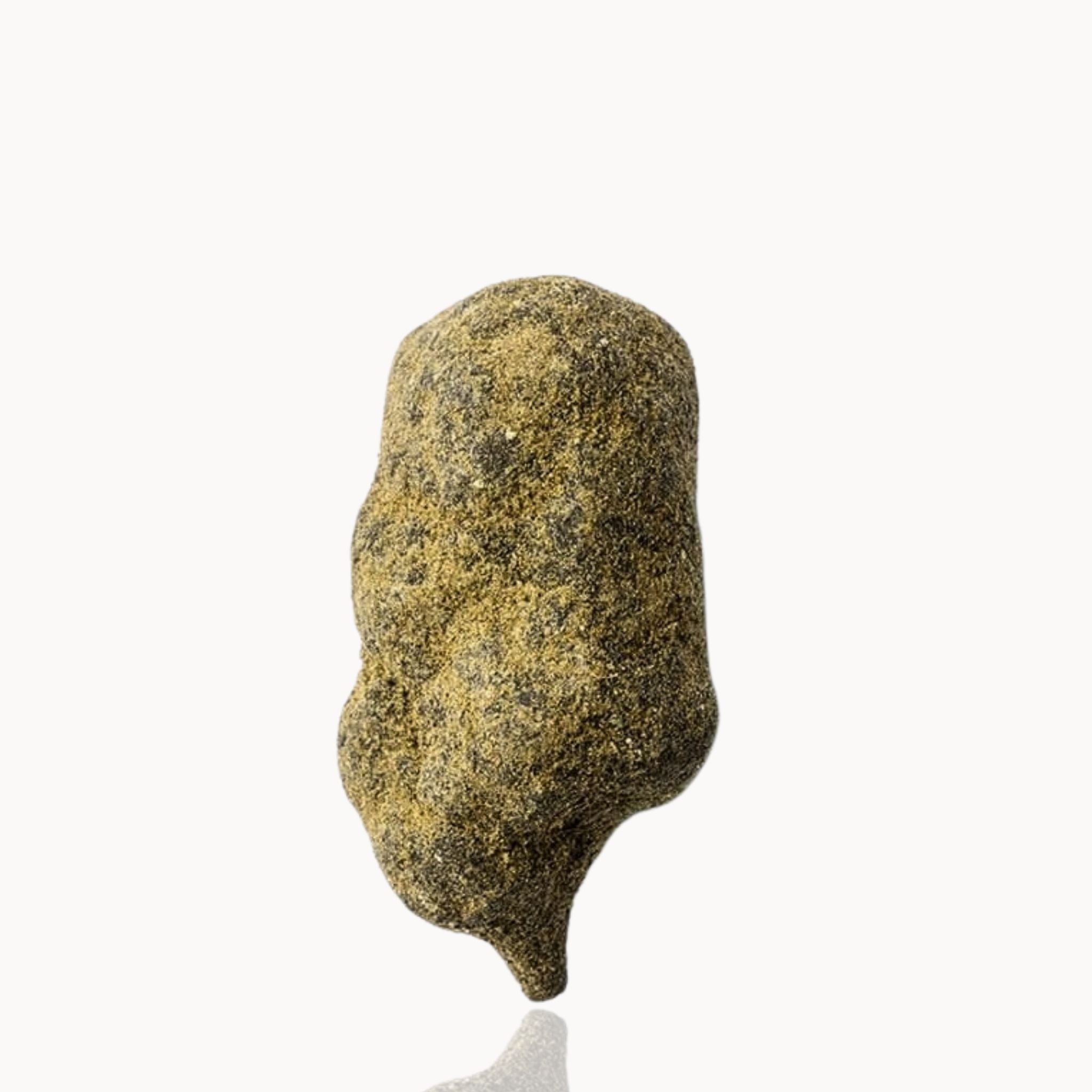 H4CBD Moon Rocks – intensiv potentes CBD-Produkt mit harziger Textur in Nahaufnahme.
