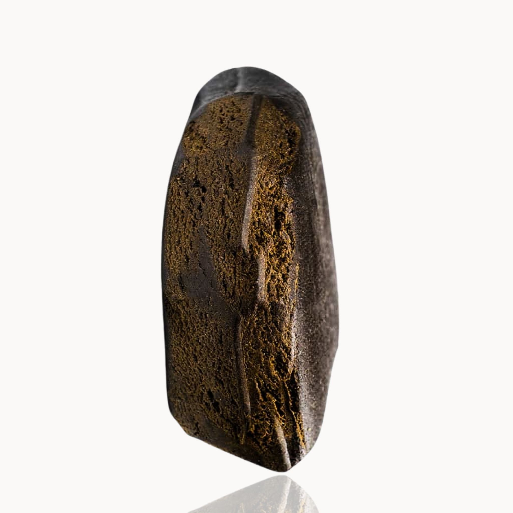 Marokkanisches CBD Hasch von Kannavi – traditionell gepresst, mit erdigem Aroma.
